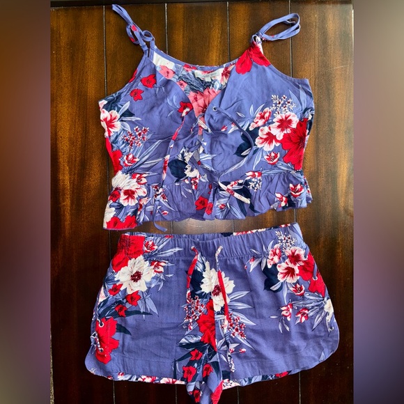 Charlotte Russe Other - Charlotte Russe Floral Two-Piece Set in Blueish Purple and Red